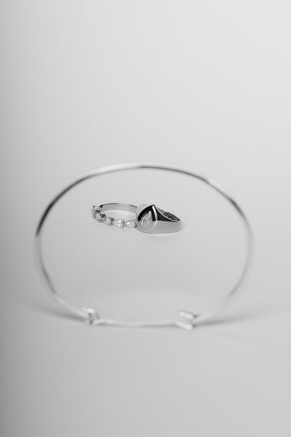Pear Diamond Ring | 18K White Gold