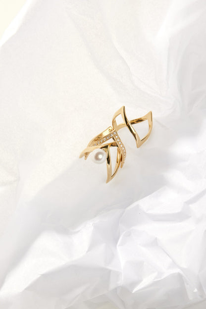 En Pointe Diamond Ring | Yellow Gold