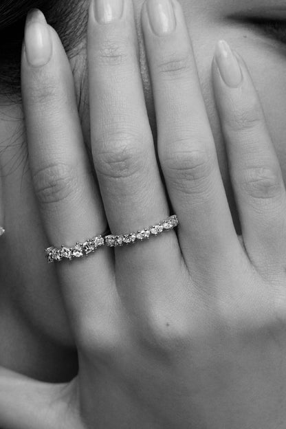 Scattered Diamond Ring | 18K White Gold