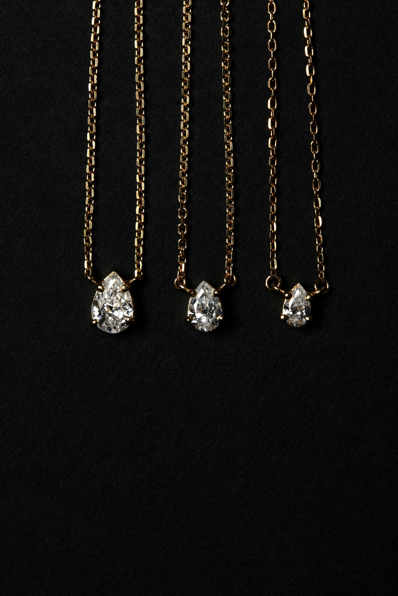 Pear Diamond Necklace | 18K Gold