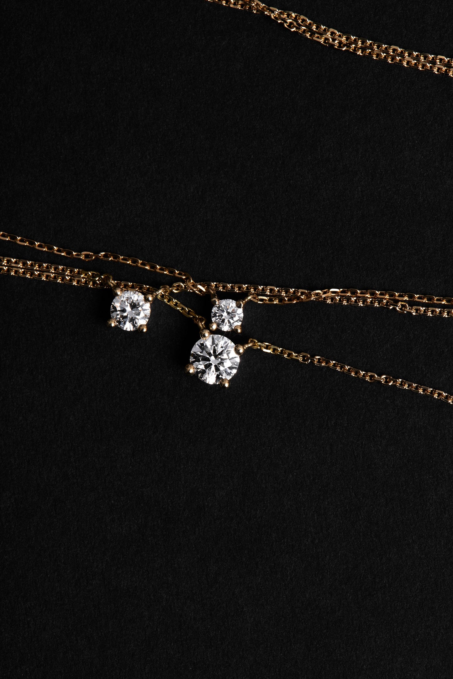 Round Diamond Necklace | 18K Gold