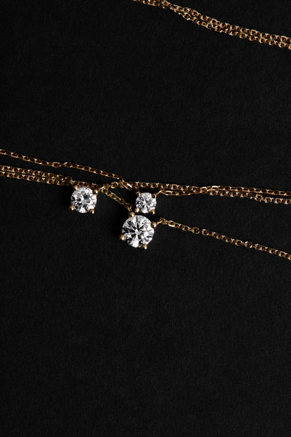 Round Diamond Necklace | 18K Gold