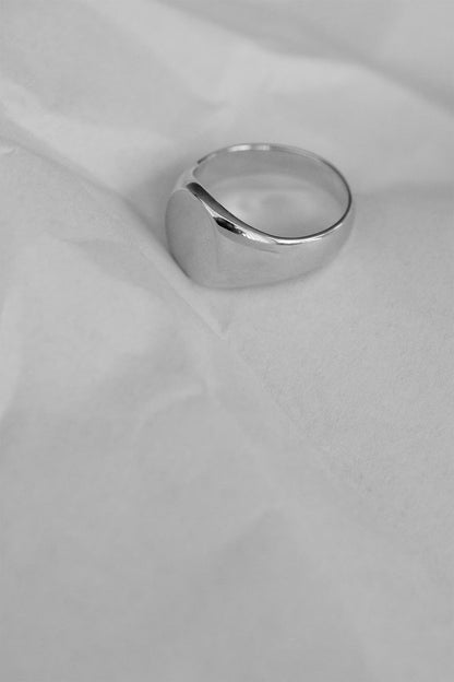 Oval Signet Ring | Silver