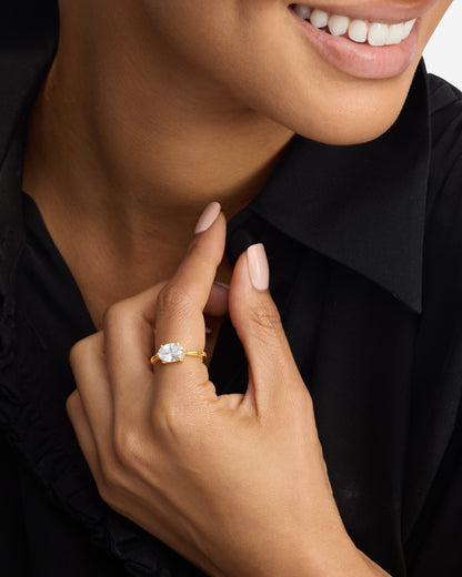 She's on Point Ring - Gold|White Diamondettes