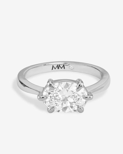 She's on Point Ring - Silver|White Diamondettes