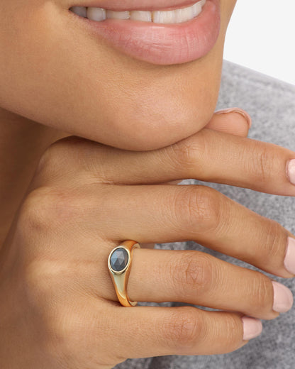 She's a Boss Signet Ring - Gold|Labradorite