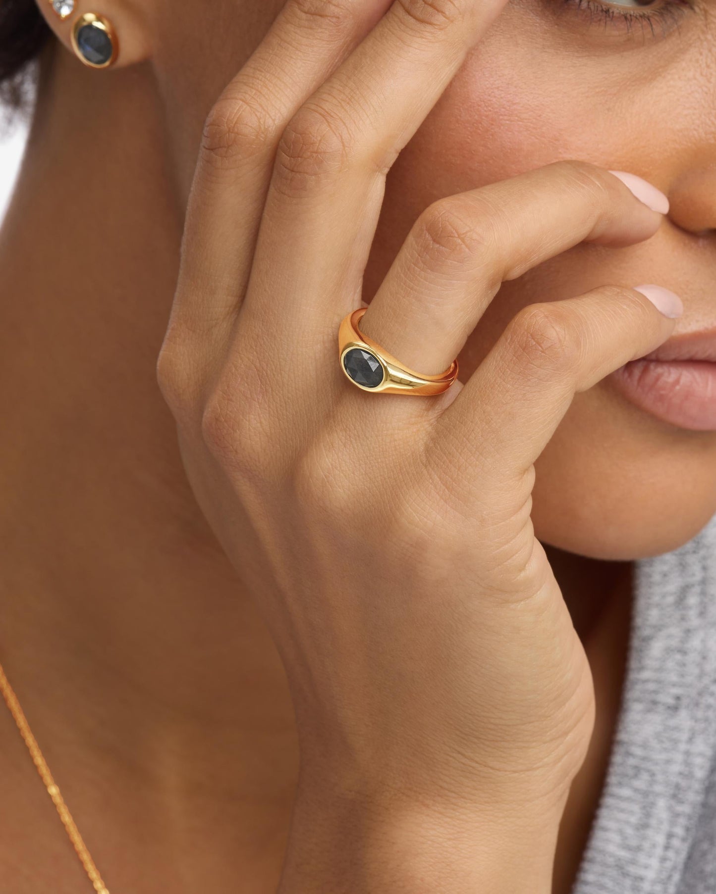 She's a Boss Signet Ring - Gold|Labradorite