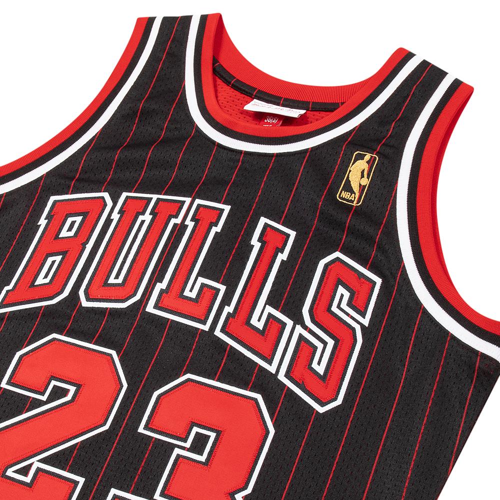 Michael Jordan 96/97 Auth Chi. Bulls Jersey | Pinstriped