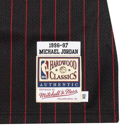 Michael Jordan 96/97 Auth Chi. Bulls Jersey | Pinstriped