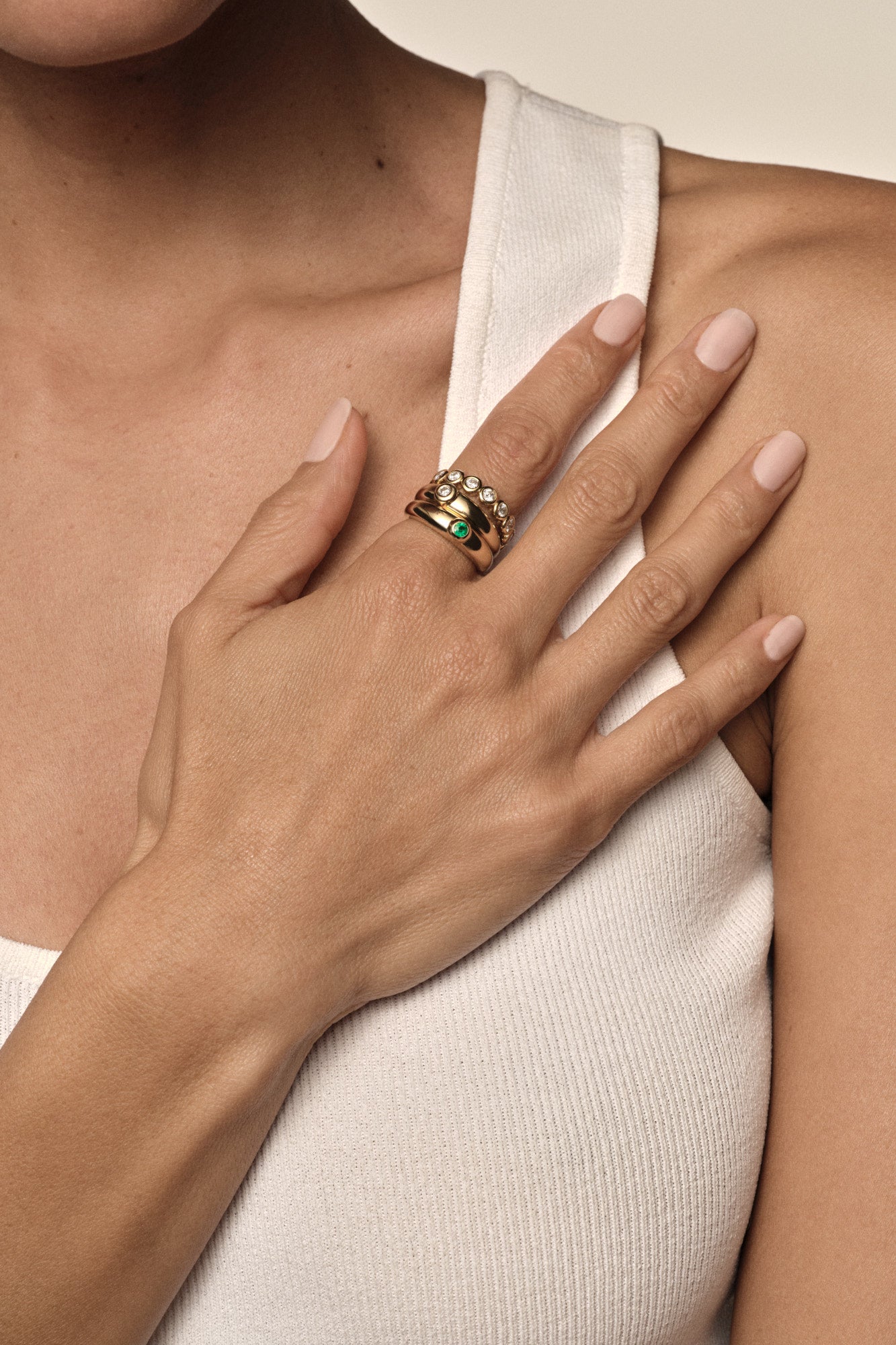 Round Diamond Bezel Band | 18K Yellow Gold