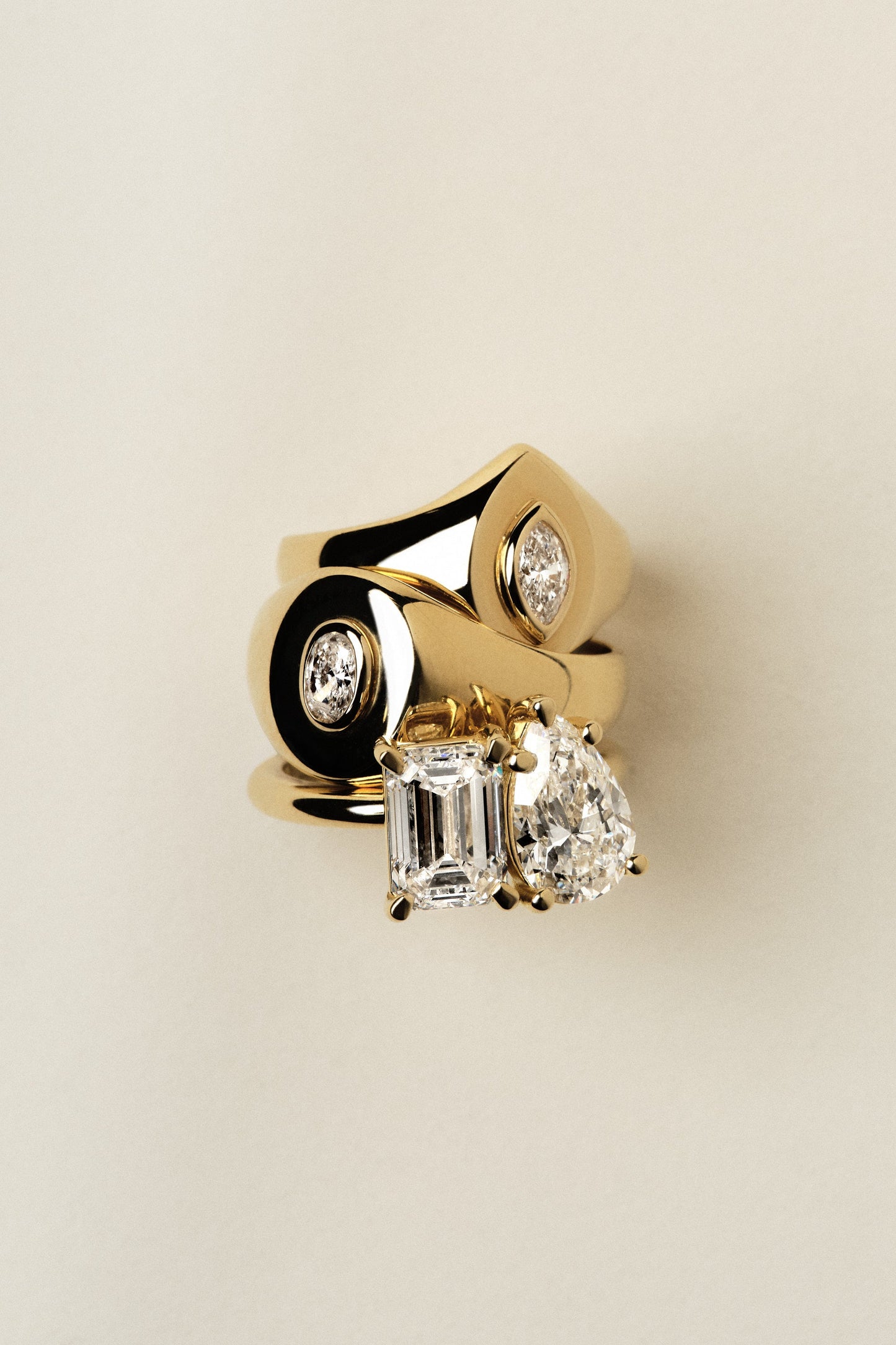Oval Diamond Signet Ring | Yellow Gold