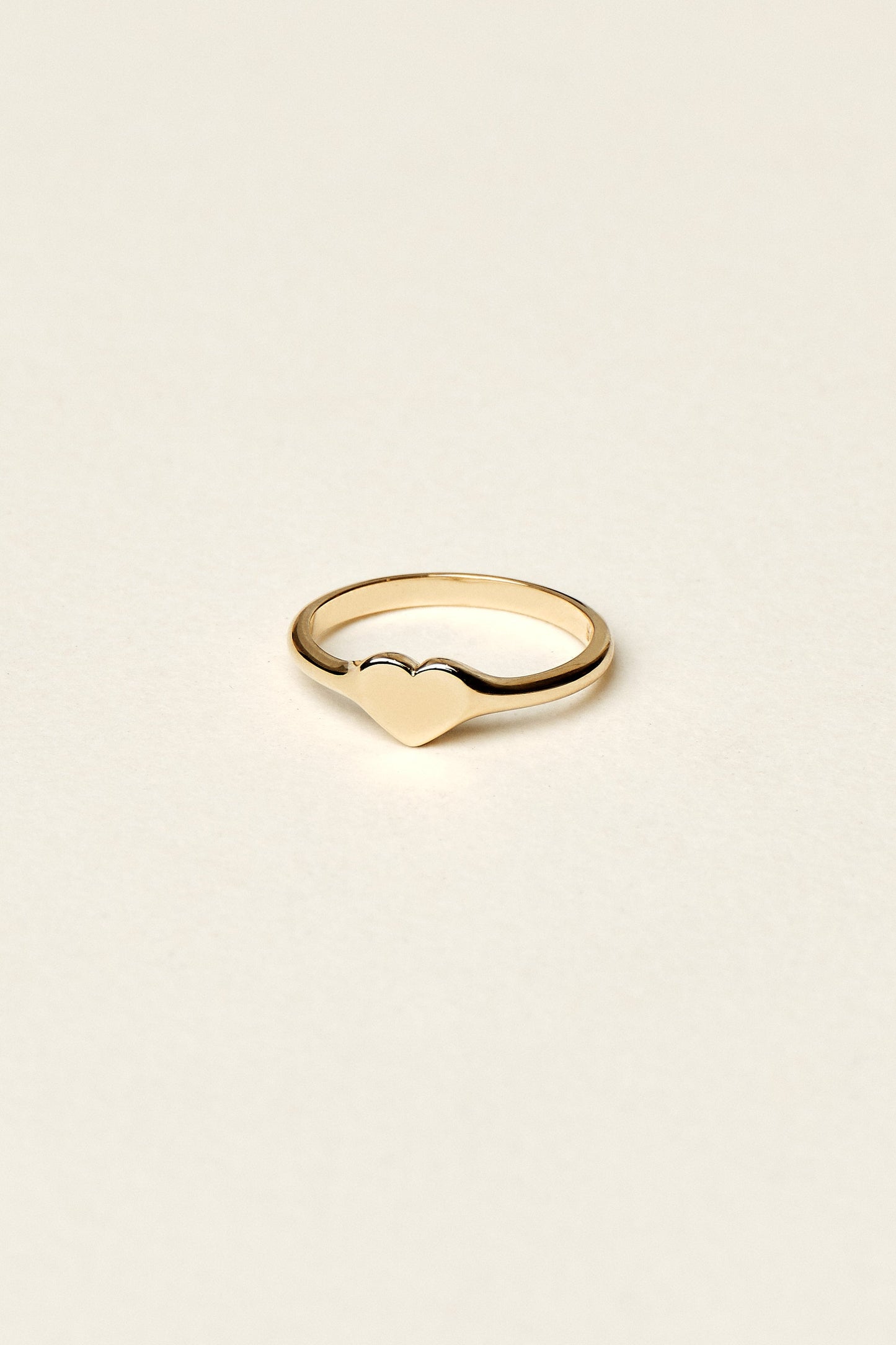 Mini Heart Signet Ring | White Gold