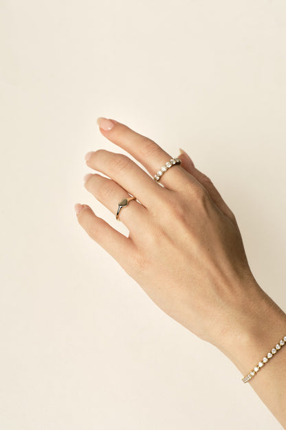 Mini Heart Signet Ring | White Gold